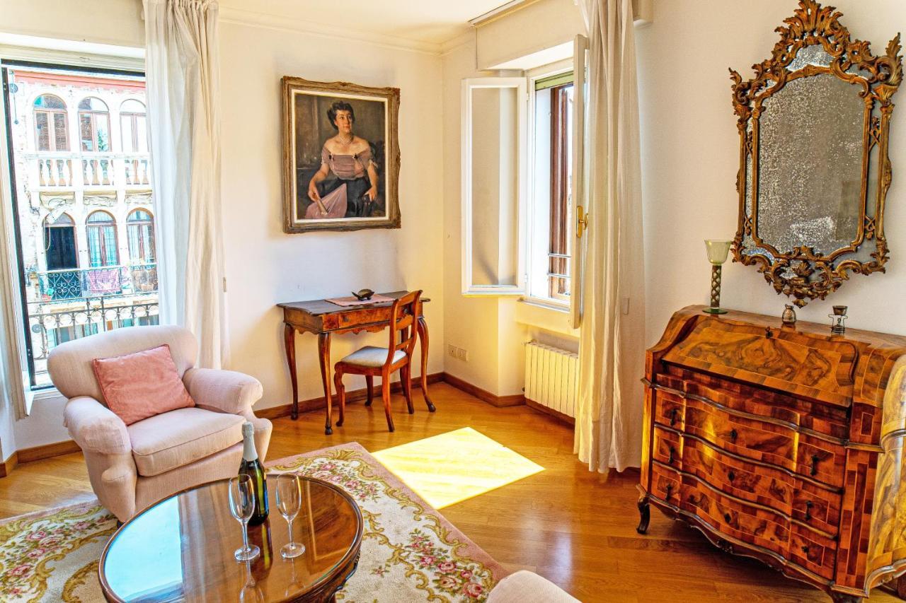 Salute Canal View Apartamento